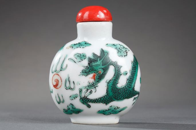 Snuff bottle porcelain decorated with a green Dragon | MasterArt